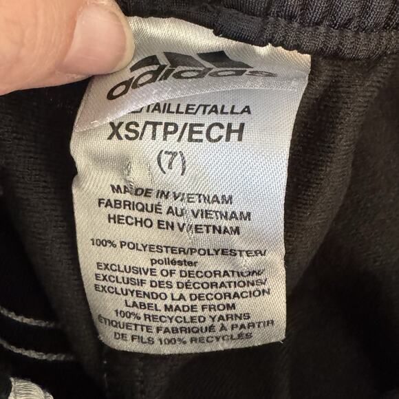 Lot of 2: Boys Adidas Jogger Sweatpants (7) & Nike Dri-Fit Gray T-Shirt (7) - Picture 4 of 7